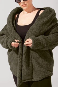 Faux Sherpa Cocoon Coat - Olive 3 Faux Sherpa Cocoon Coat - Olive -Popflex Store ArleneOutfit1 0433 Edit