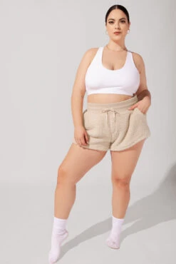 Faux Sherpa Short With Pockets - Taupe -Popflex Store ArleneOutfit7 1130 Edit de55b240 bda2 463e 8d5f 30cd42b364d7