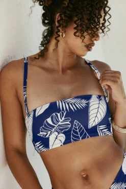 Sandbar Strapless Top - Blue Palm -Popflex Store AysiaOutfit4 43822 Edit 77099b6e c59a 472e 83cf 17e62228b9d1