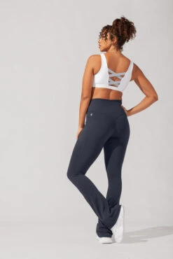 Crisscross Hourglass® Flared Leggings With Pockets - Smoky Navy 7 Crisscross Hourglass® Flared Leggings With Pockets - Smoky Navy -Popflex Store AysiaOutfit6 38150 Edit