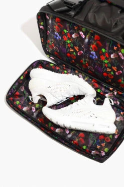 Delilah Duffle - Black -Popflex Store BF PF Black Duffle Bag Bottom Compartment Detail