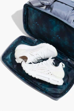 Delilah Duffle - Blue Mist 4 Delilah Duffle - Blue Mist -Popflex Store BF PF BlueMist Duffle Bag Bottom Compartment