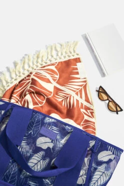 Big Beach Carryall Bag - Blue Palm 8 Big Beach Carryall Bag - Blue Palm -Popflex Store BeachBags03524 Edit d64b34bf 368d 4402 8618 706305084beb