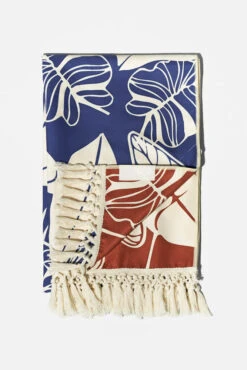 Sand To Studio Towel - Blue Palm And Castaño Palm 6 Sand To Studio Towel - Blue Palm And Castaño Palm -Popflex Store BeachTowels00031 Edit