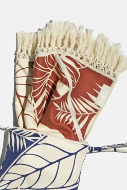 Sand To Studio Towel - Blue Palm And Castaño Palm 5 Sand To Studio Towel - Blue Palm And Castaño Palm -Popflex Store BeachTowels00039 Edit