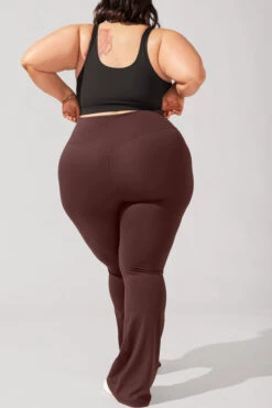 Crisscross Hourglass® Flared Leggings With Pockets - French Roast -Popflex Store BrookeOutfit4 38241 Edit