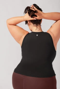 Peekaboo Crew Tank - Black -Popflex Store BrookeOutfit6 38509 Edit