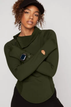 Chasing Pavements Mockneck Pullover - Evergreen 5 Chasing Pavements Mockneck Pullover - Evergreen -Popflex Store ChasingPavementsLongSleeveRunningTop Evergreen B1003 03455 Edit