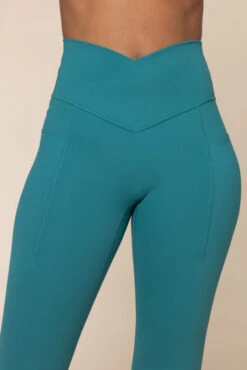 Crisscross Hourglass® Flared Leggings With Pockets - Emerald -Popflex Store CorsetBra BlueIris 1021 CrisscrossHourglassFlare MermaidGreen C1030 02224 Edit