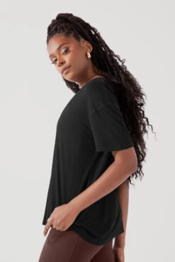 Daring Deep V Tee - Black -Popflex Store DaringDeepVTee Black B1025 0620 Edit