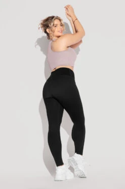 Crisscross Hourglass® Seamless Legging - Black -Popflex Store HookItUpCropTop SmokyLilac CCHGLegging Black 2218 Edit