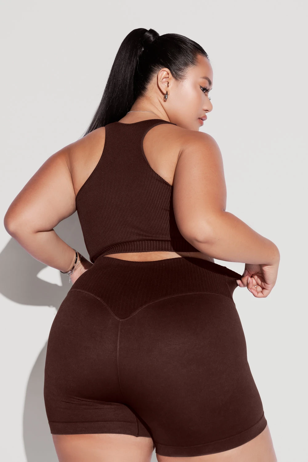 Crisscross Hourglass® Seamless Midi Shorts - French Roast Crisscross Hourglass® Seamless Midi Shorts - French Roast -Popflex Store HookItUpCropTop CCHGShorts FrenchRoast 2829 Edit