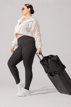 Ella Duffle - Black 7 Ella Duffle - Black -Popflex Store June7POPFLEXPhotoshootArleneOutfit20977 Edit