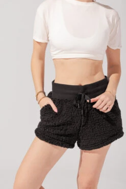 Faux Sherpa Short With Pockets - Black -Popflex Store KayleeOutfit8 0886 Edit 0a1049f5 db2c 471e b385 1536f56301b7