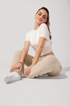 Blanket Pants In Faux Sherpa - Taupe 8 Blanket Pants In Faux Sherpa - Taupe -Popflex Store KayleeOutfit9 1120 Edit c3e071fc 146f 4507 a311 d30dedf03f85