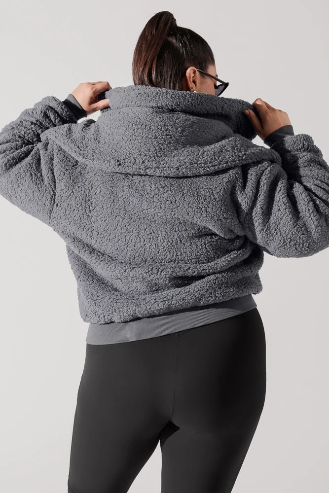 The Kinsley Bomber Jacket in Faux Sherpa - Grey The Kinsley Bomber Jacket In Faux Sherpa - Grey -Popflex Store KinsleyBomberJacket Grey 5020 0098 Edit