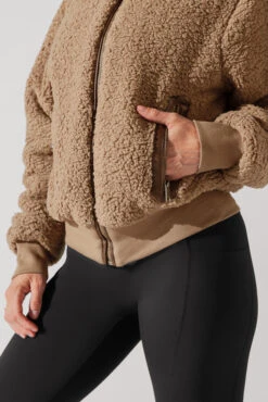 The Kinsley Bomber Jacket In Faux Sherpa - Teddy Bear Brown -Popflex Store KinsleyBomberJacket TeddyBearBrown 5020 0096 Edit