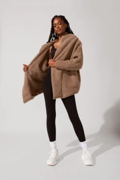 Faux Sherpa Cocoon Coat - Teddy Bear Brown 4 Faux Sherpa Cocoon Coat - Teddy Bear Brown -Popflex Store SamaraOutfit5 0324 Edit