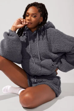 Faux Sherpa Short With Pockets - Cool Grey -Popflex Store SamaraOutfit8 1006 Edit c6650404 40a6 4fcc bbee a75373d13be0