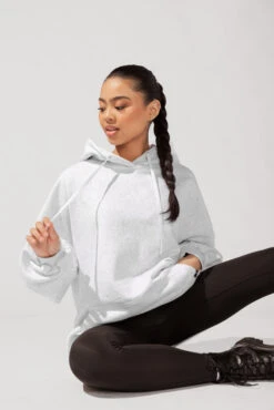 Long Cloud Hoodie - Light Heather Grey -Popflex Store SophiaOutfit10 38930 Edit b3669dfb 5052 487b 9f47 7a41343c5722