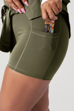 Hiking Superskort™ - Dark Olive -Popflex Store TakeAHikeSkort DarkOlive 8001 1667 Edit