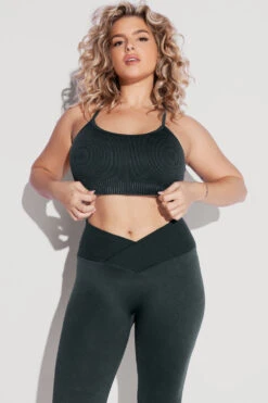 What's The Scoop Seamless Bra - Magical Forest -Popflex Store What stheScoopBra CCHGLegging MagicalForest 0671 Edit