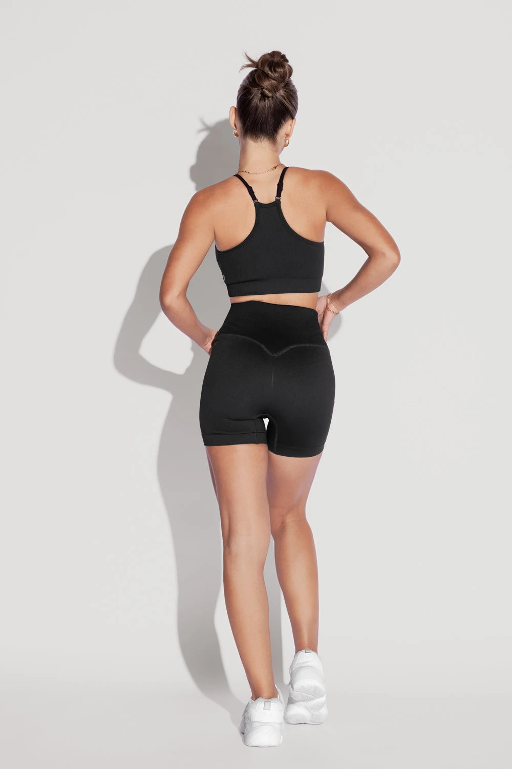Crisscross Hourglass® Seamless Midi Shorts - Black Crisscross Hourglass® Seamless Midi Shorts - Black -Popflex Store What stheScoopBra CCHGShorts Black 0223 Edit