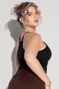 What's The Scoop Seamless Crop Tank - Black -Popflex Store What stheScoopTank Black CCHGShorts FrenchRoast 1938 Edit